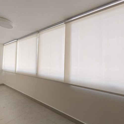 Persianas sob medida sacada