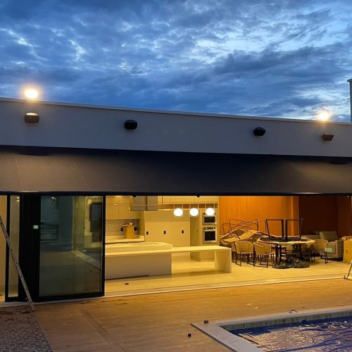 Toldo Articulado sob medida em Goiânia - Casa Branca