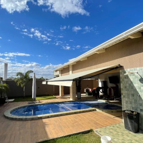 Toldo Articulado sob medida em Goiânia - Casa Branca